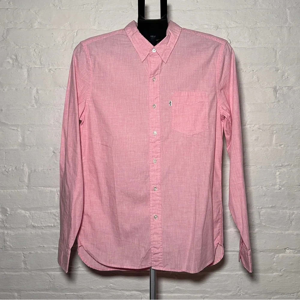 Levi’s Men's Pink Button-Up Shirt